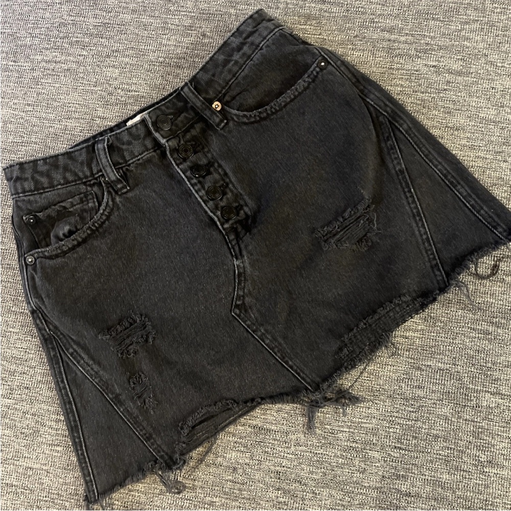 Free People We The Free Womens Size 26 Distressed Denim Mini Skirt Black Raw Hem